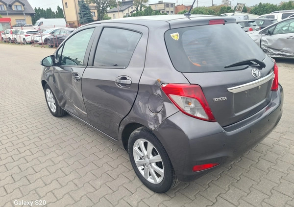 Toyota Yaris cena 11500 przebieg: 47000, rok produkcji 2013 z Pleszew małe 121